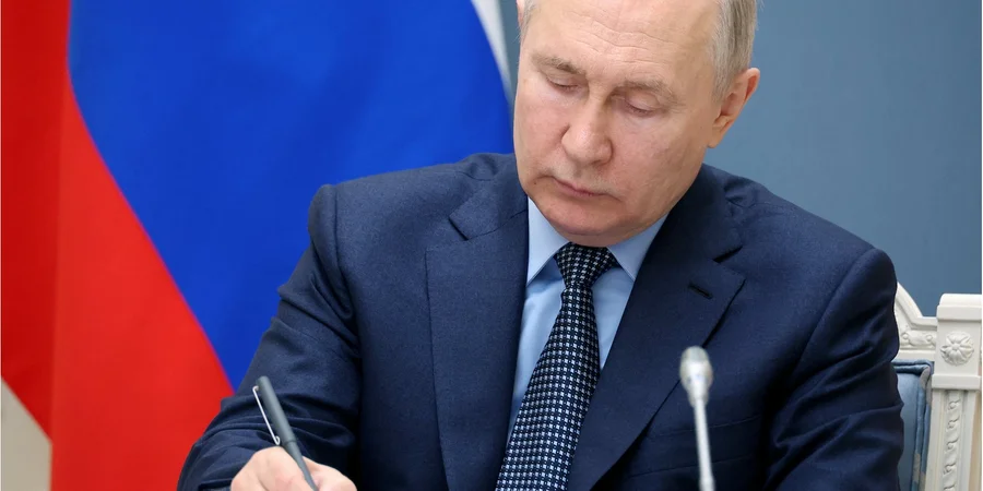 Але відстають від плану. У Росії суттєво зросли ключові бюджетні доходи в липні Але відстають від плану. У Росії суттєво зросли ключові бюджетні доходи в липні