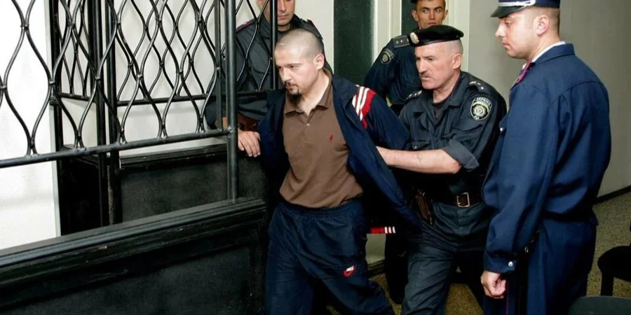 «Карав тих, хто з мене знущався». Український боксер став серійним убивцею: серед його жертв була 12-річна дівчинка «Карав тих, хто з мене знущався». Український боксер став серійним убивцею: серед його жертв була 12-річна дівчинка