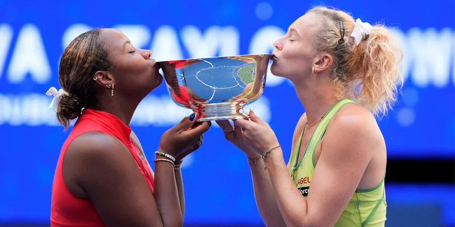 Кар'єрний Grand Slam: дві перші ракетки світу стали чемпіонками парного розряду US Open — відео Кар'єрний Grand Slam: дві перші ракетки світу стали чемпіонками парного розряду US Open — відео