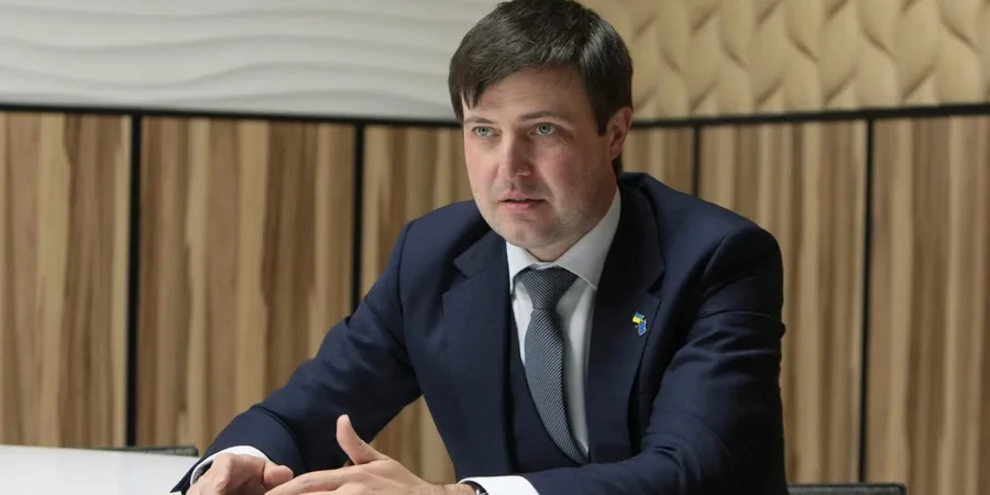 «Не поспішайте з продажем». Висоцький закликав аграріїв утриматися від експорту зерна через обстріли портів «Не поспішайте з продажем». Висоцький закликав аграріїв утриматися від експорту зерна через обстріли портів