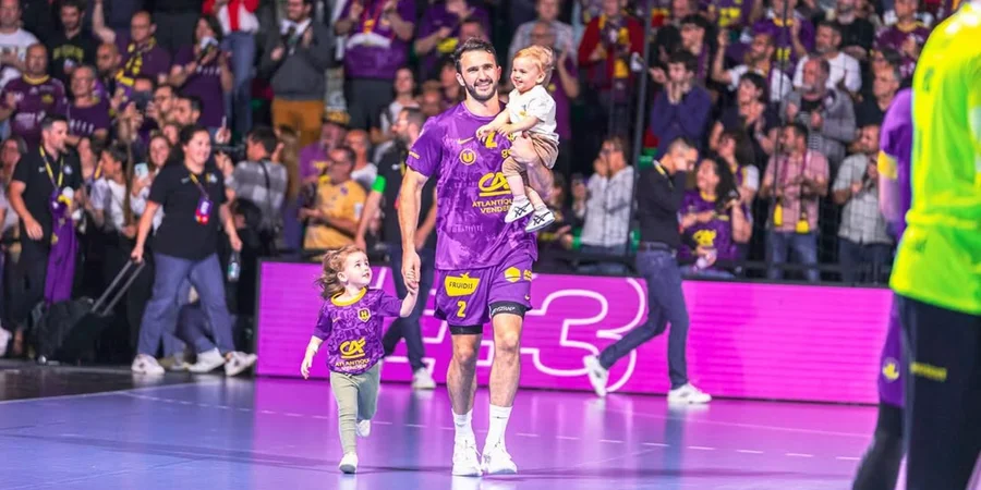 «Спіткало страшне горе». У олімпійського чемпіона помер однорічний син «Спіткало страшне горе». У олімпійського чемпіона помер однорічний син