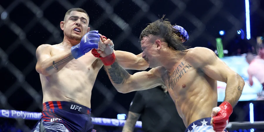 Бразильський боєць UFC брутально нокаутував американця на&nbsp;турнірі у Білому домі &mdash; відео  